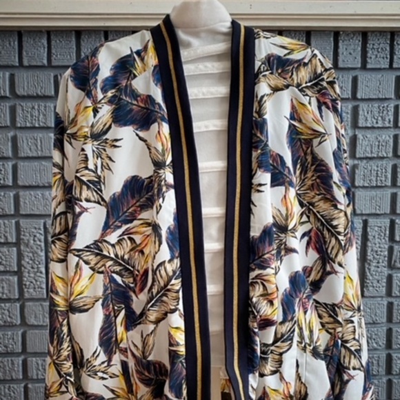 Light Printed Jacket - Picture 1 of 4